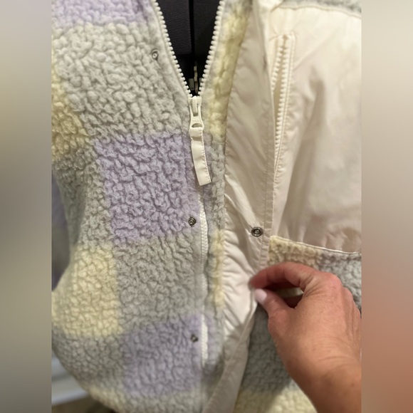 URBAN OUTFITTERS LAURA FLEECE IN SZ S - EUC Very OVERSIZED- Shearling Coziness - Picture 15 of 15